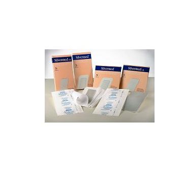 Medicazione sterile a base di argento con bordo adesivo silvermed st ag 10x10cm 5 pezzi